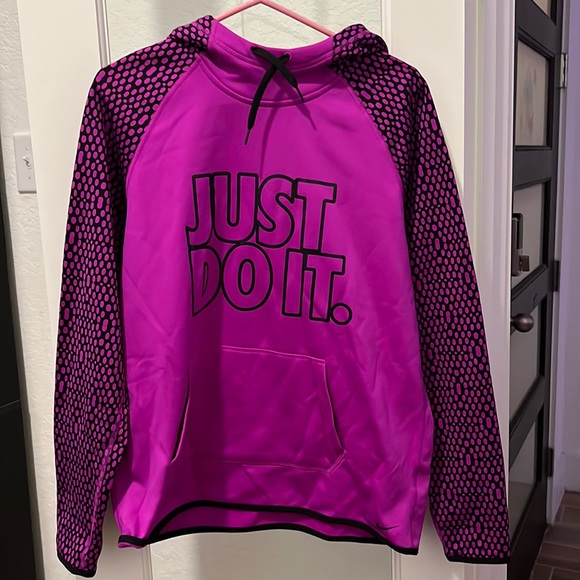 Nike Tops Nike Womens Hoodie With Kangaroo Pocket And Thumb Holes